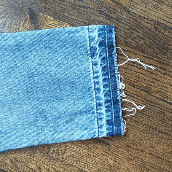 Banana Republic Jeans - Distressed, Cropped Size 24 Petite - Picture 6 of 8